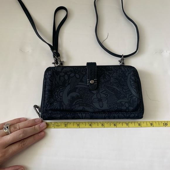 Women’s SAKROOTS Crossbody/Wristlet - Picture 5 of 6